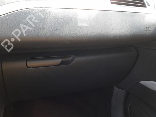 Used Glove box Glove box CITROËN C5 III (RD_) 2.0 HDi 140 (RDRHF8, RDRHFA, RDRHA8, RDRHAJ) (140 hp) 33436782 33436782