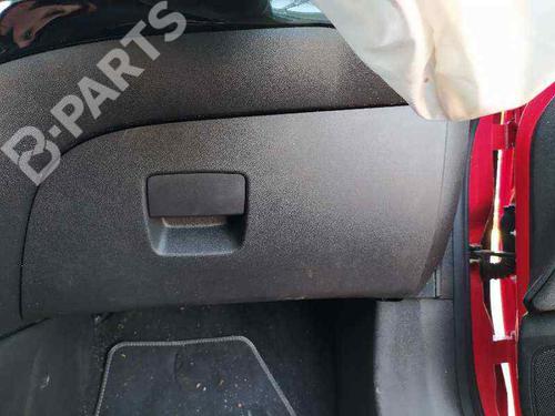 glove-box-opel-corsa-e-x15-14-08-68-2014-8167552 main image