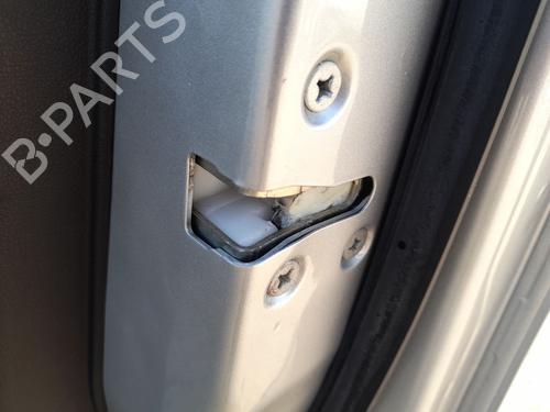 front-right-lock-mahindra-kuv100-k1-2016-30153965 main image