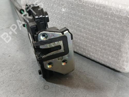 rear-right-lock-ssangyong-tivoli-2015-33703578 main image