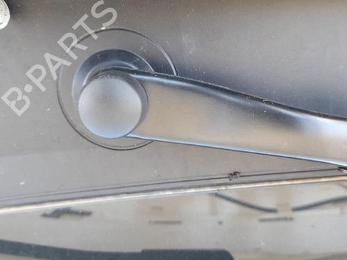 Used Front wiper motor Front wiper motor OPEL CORSA F (P2JO) 1.2 (68) (101 hp) 34633159 34633159
