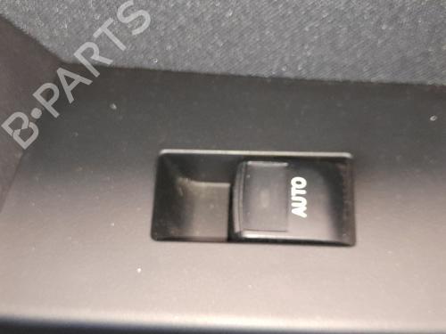 Højre bagtil elrude kontakt Højre bagtil elrude kontakt TOYOTA AURIS (_E18_) 2.0 D-4D (ADE186_, ADE186R) (124 hp) 37217896 37217896