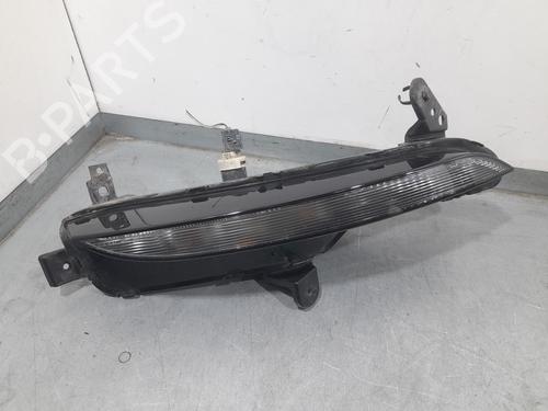 left-front-indicator-renault-megane-iv-hatchback-b9amn_-2015-27156254 main image