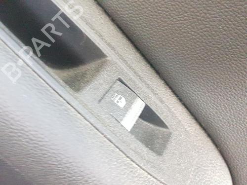 Used Left rear window switch Left rear window switch RENAULT CAPTUR II (HF_) TCe 100 (HFMT) (101 hp) 33557532 33557532