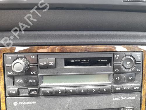 Used Radio VW PASSAT B5.5 (3B3) 1.9 TDI (101 hp) 25604317