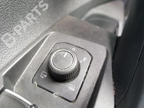 Used Switch Switch VW POLO VI (AW1, BZ1, AE1) 1.0 TSI (95 hp) 11084710 11084710