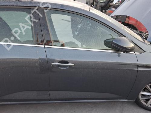Used Right front door Right front door 38073574 38073574