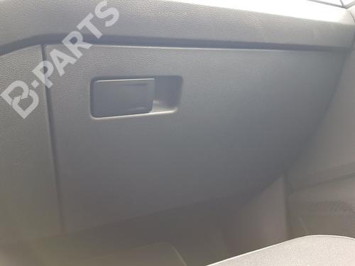 glove-box-vw-polo-vi-aw1-bz1-ae1-10-tsi-2017-11084702 main image