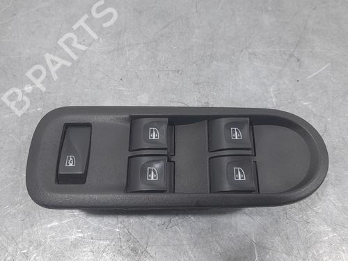 left-front-window-switch-dacia-duster-hs_-2010-2011-2012-2013-2014-2015-2016-2017-2018-32424387 main image