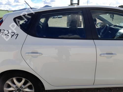 Dør højre bagtil HYUNDAI i30 (FD) 1.6 CRDi (116 hp) 30081335