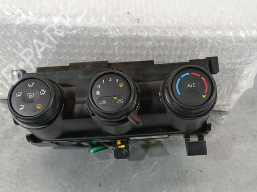 climate-control-dacia-duster-hm_-2017-33963322 main image
