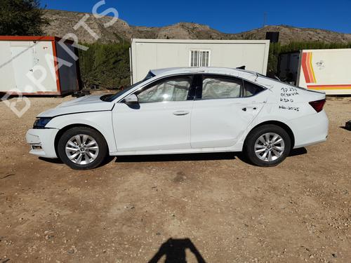 Recambios SKODA OCTAVIA IV (NX3, NN3, PV3) 1.5 TSi (150 hp) 4288671