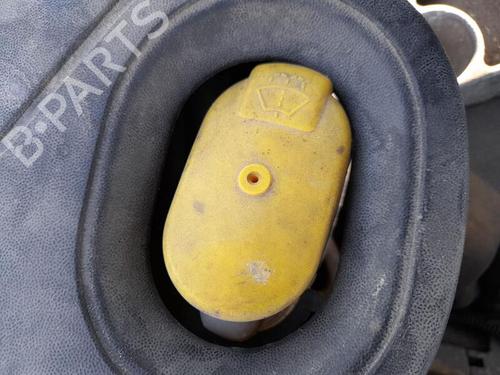 Windscreen washer tank RENAULT MEGANE II Estate (KM0/1_) 1.5 dCi (KM1F) 7701207665