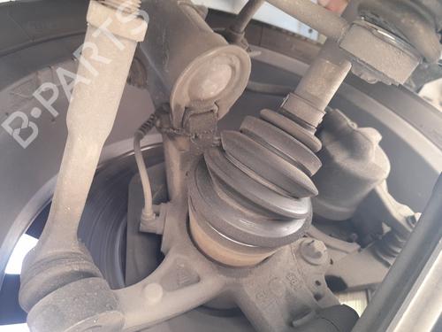 Used Left front steering knuckle FIAT 500L (351_, 352_) 1.4 (199LYB1B) (95 hp) 26525528