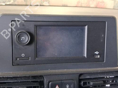 Used Radio Radio 37645999 37645999
