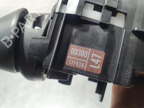 Used Headlight switch TOYOTA YARIS (_P13_) 1.5 Hybrid (NHP130_) (101 hp) 13812595