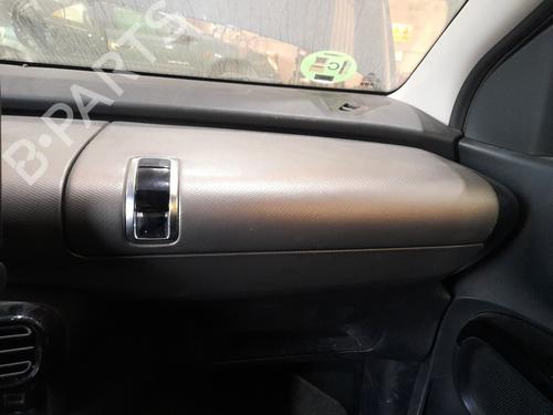 Used Glove box Glove box 37473357 37473357