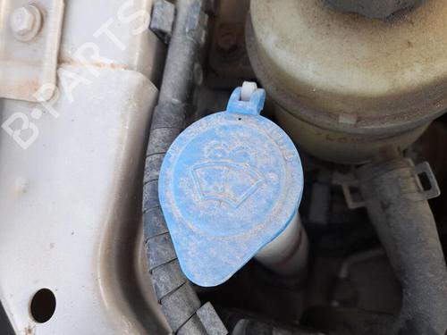 Used Windscreen washer tank KIA CARENS I MPV (FC, FJ) 2.0 CRDi (113 hp) 29864731