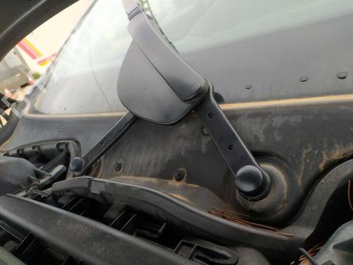 Used Front wiper motor BMW 6 (E63) 630 i (258 hp) 30329758