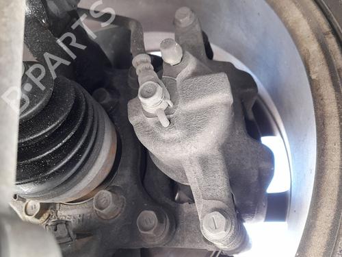 Used Left front brake caliper Left front brake caliper TOYOTA AURIS (_E18_) 1.4 D-4D (NDE180_, NDE180R) (90 hp) 33831660 33831660