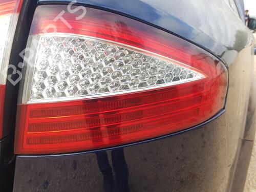 Right taillight FORD MONDEO IV Saloon (BA7)  1523730