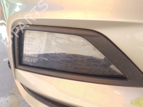 Used Right front fog light Right front fog light VW POLO VI (AW1, BZ1, AE1) 1.0 TSI (95 hp) 33674686 33674686