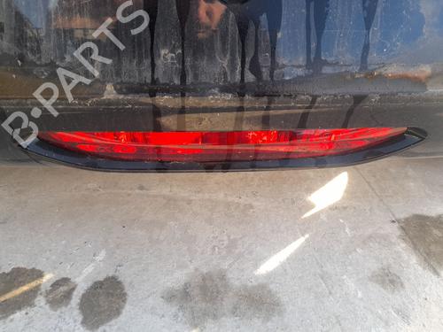 Used Rear center light OPEL CORSA F (P2JO) 1.2 (68) (101 hp) 31622592