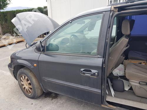 Used Left front door CHRYSLER VOYAGER IV (RG, RS) [1999-2008]  10551836