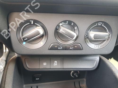 Used Climate control AUDI A1 Sportback (8XA, 8XF) 1.6 TDI (90 hp) 30305198