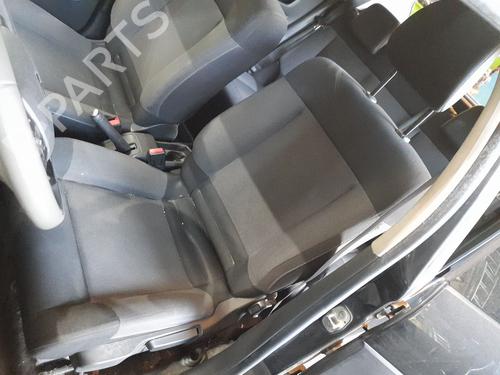 left-front-seat-citroen-c4-cactus-2014-37468178 main image