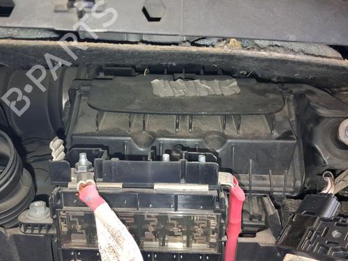 Used Air filter box Air filter box 39028002 39028002