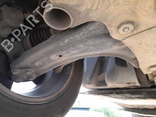 Used Right front suspension arm RENAULT MEGANE III Grandtour (KZ0/1) 1.5 dCi (KZ1M, KZ1W, KZ0R) (106 hp) 28418276