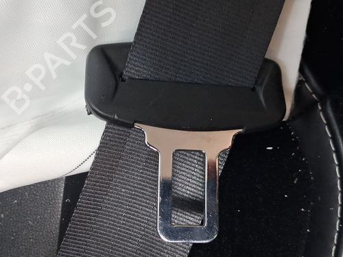 rear-right-seatbelt-renault-megane-iv-hatchback-b9amn_-2015-39955103 main image