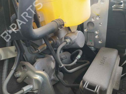 Used Brake master cylinder LEXUS IS III (_E3_) 300h (AVE30_, AVE30R) (223 hp) 24672718