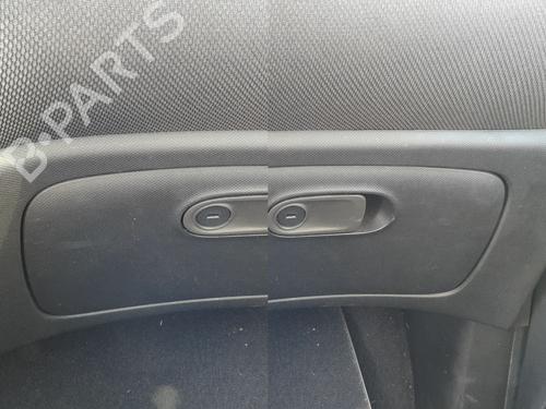 Used Glove box Glove box SMART FORFOUR Hatchback (453) electric drive / EQ (453.091) (56 hp) 33558285 33558285