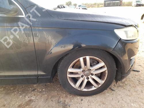 Używane Błotnik przedni prawy AUDI Q7 (4LB) 3.0 TDI quattro (233 hp) 29884469