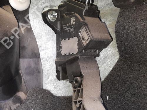 Used Pedal Pedal TOYOTA YARIS (_P13_) 1.0 (KSP130) (72 hp) 35791043 35791043