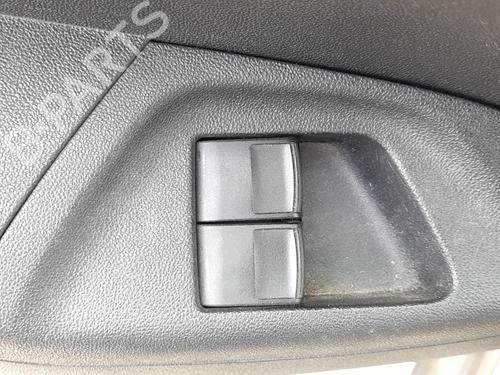 Used Left front window switch Left front window switch TOYOTA AYGO (_B4_) 1.0 (KGB40) (69 hp) 36498401 36498401