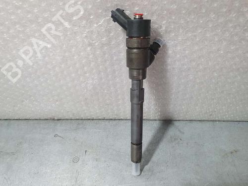 Used Injector CHEVROLET CAPTIVA (C100, C140) 2.0 D 4WD (150 hp) 18832417