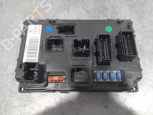 Used Fuse box Fuse box CITROËN C6 (TD_) 2.7 HDi (204 hp) 32730018 32730018