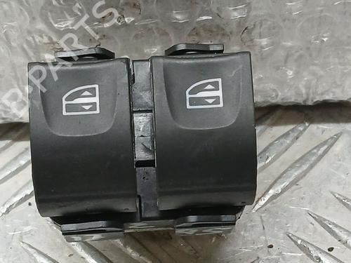Used Left front window switch DACIA SANDERO III 1.0 TCe 90 (91 hp) 31073196