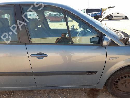 Used Right front door RENAULT SCÉNIC II (JM0/1_) 1.4 (JM0B, JM0H, JM1A) (98 hp) 29725414