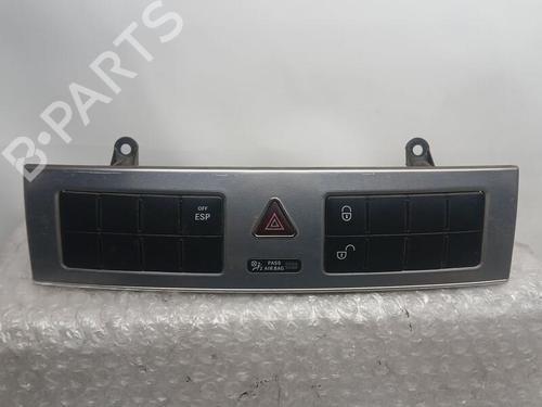 Used Switch MERCEDES-BENZ C-CLASS Coupe (CL203) C 220 CDI (203.708) (150 hp) 26680407