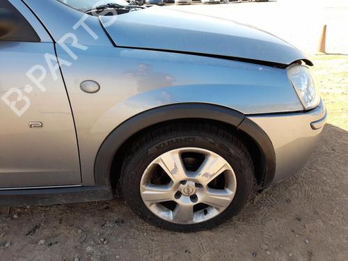 Używane Błotnik przedni prawy OPEL CORSA C (X01) 1.2 (F08, F68) (75 hp) 28318237
