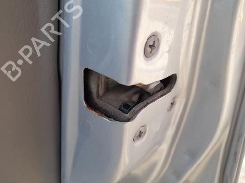 Højre fortil lås NISSAN PRIMERA Hatchback (P11) 1.6 16V (106 hp) 31623709
