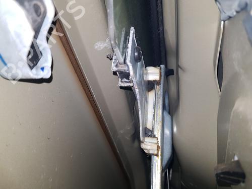 Used Front left window mechanism Front left window mechanism PEUGEOT 208 I (CA_, CC_) 1.2 VTI 82 (82 hp) 33307210 33307210