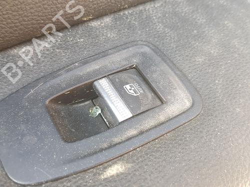 Used Right front window switch Right front window switch RENAULT CAPTUR II (HF_) TCe 100 (HFMT) (101 hp) 33557529 33557529