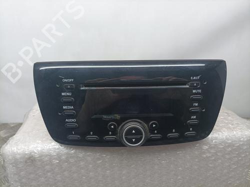 Used Radio FIAT DOBLO Bus (263_) 1.6 D Multijet (263AXH1A, 263AXL11, 263AXH1B) (90 hp) 13583637