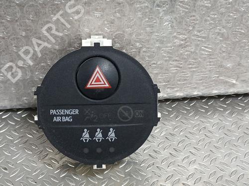 Used Warning switch Warning switch TOYOTA YARIS (_P13_) 1.3 (NSP130_, NSP130) (99 hp) 39991577 39991577