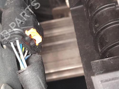 Used Front bumper reinforcement Front bumper reinforcement CITROËN C5 AIRCROSS (A_) 1.2 PureTech 130 (ARHNSJ) (131 hp) 29807880 29807880